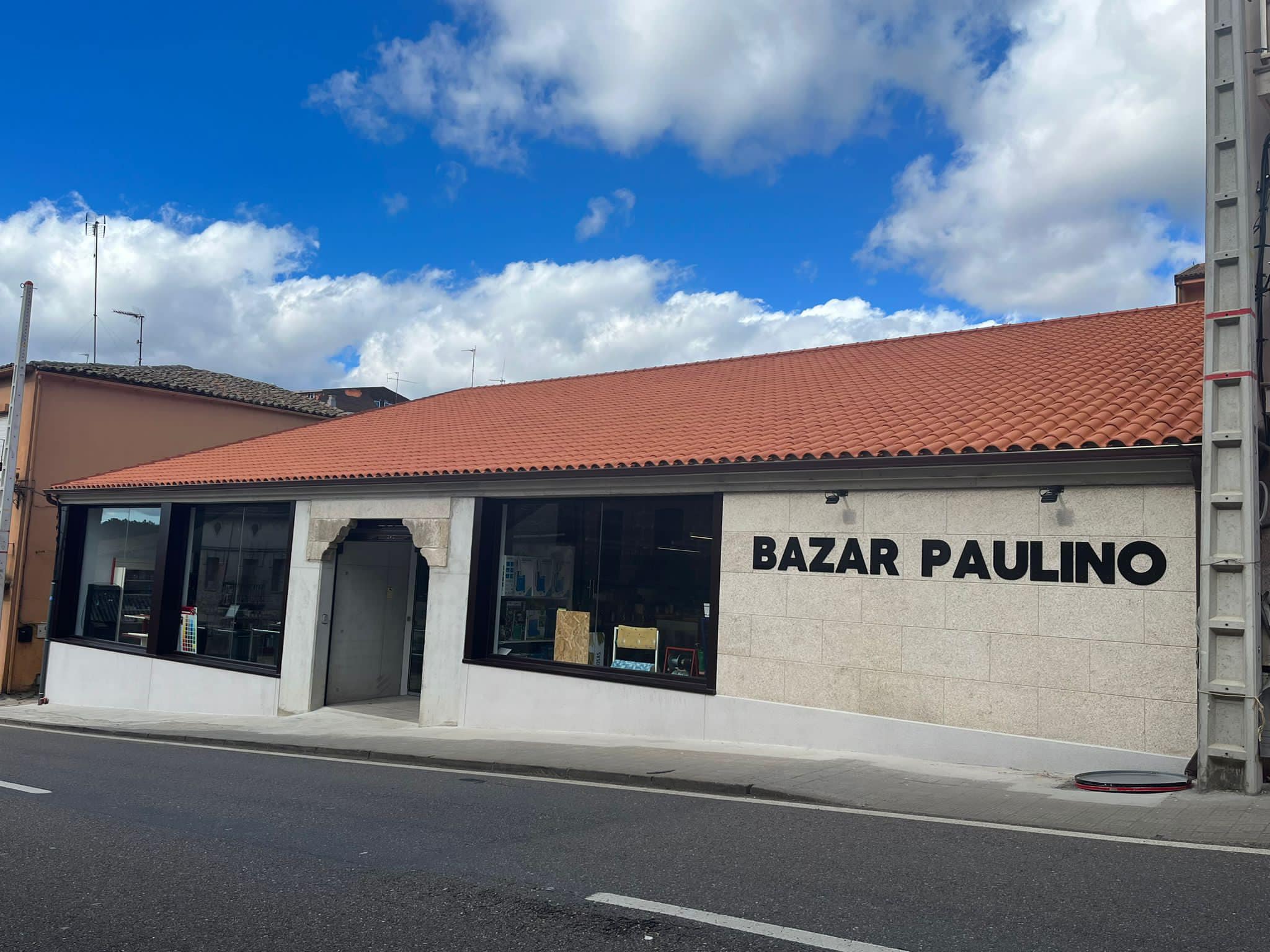 Fachada de Bazar Paulino en Alcañices